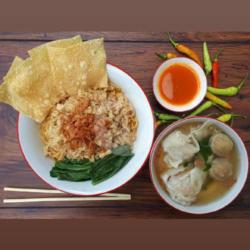 Mie Ayam Yamin (asin) Spesial Raos Komplit (pangsit Basah   Bakso Ayam)