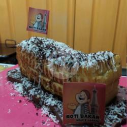 Roti Bakar Coklat - Tiramisu