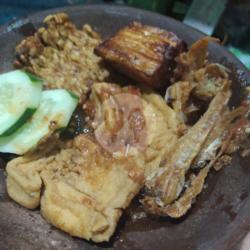 Nasi Penyet Ikan Asin Tahu Tempe