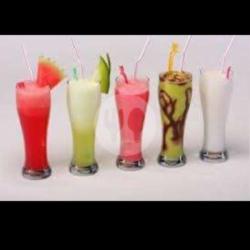 Aneka Jus. Melon. Apel. Sirsat. Jeruk. Strobery. Mangga. Tomat. Wortel