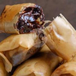 Lumpia Pisang Cokelat Lumer