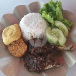 Nasi Bebek Goreng   Tahu, Tempe Bumbu Hitam