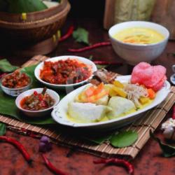 Lontong Sayur Ampela Ati Sambal