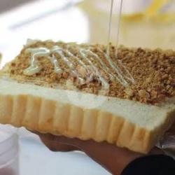 Roti Bakar Kacang