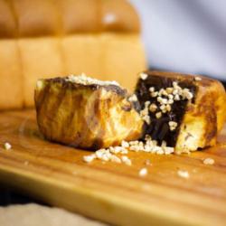 Roti Bakar Balok Kacang Crunchy