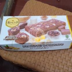 Brownies Coklat Keju Almond Panggang