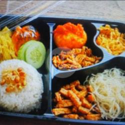 Paket Komplit Nasi Uduk Telor Dadar