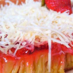 Martabak Manis Keju Strawberry