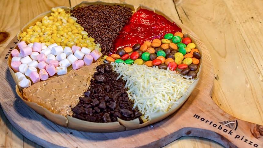 Martabak Pizza