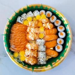 Ikaru Sushi Cake