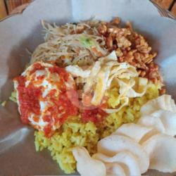 Nasi Kuning Telur  Mata Sapi Sambal