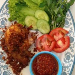 Ayam Goreng Ketumbar Dada Lalap Dan Sambal