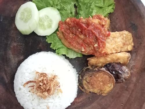 Ayam Penyet Sambel Cobek Kedai Deva Samanhudi Gofood