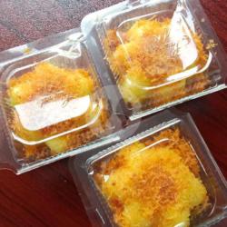 Ketan Kuning Serundeng
