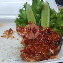 Nasi Ayam Dada Utuh Penyet