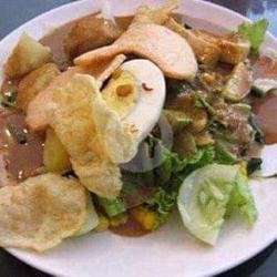 Gado Gado Lontong Mika