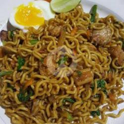 Mie Goreng Kulit Ayam