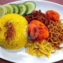 Nasi Kuning Telur Balado