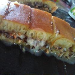 Martabak Manis Susu Keju Kacang