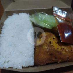 Nasi Ayam Tempe Tahu Sambel Timun