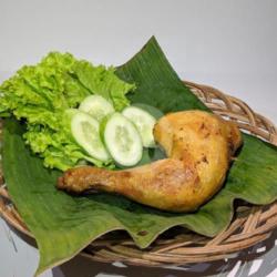 Ayam Goreng   Lalapan Sambal