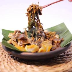 Rujak Cingur Madura   Krupuk