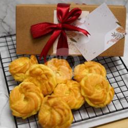 Parcel / Hampers / Gift Box Isi Soes Vla Vanila - 8pcs