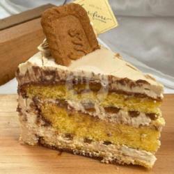 Lotus Biscoff Cake Slice