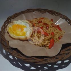 Indomie Goreng / Rebus   Telor