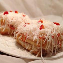 Roti Panggang Strawberry Keju (strawberry Cheese Butter Toast)