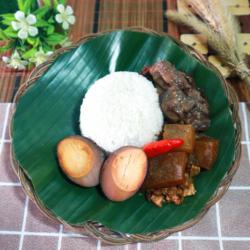 Nasi Gudeg Krecek Telur Bebek Semur