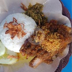 Nasi   Bebek (dada) Bumbu Hitam Madura