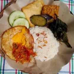 Nasi Telur Ceplok Penyet Sambal Bawang