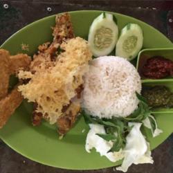 Ayam Penyet Kremes   Nasi