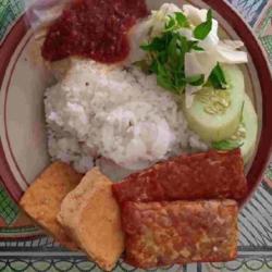 Nasi Penyetan Tempe Goreng Sambel Pencit Purnama