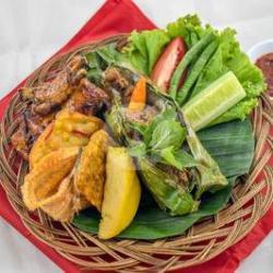 Nasi Bakar Ayam Komplit