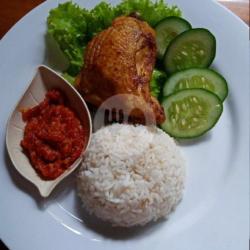 Ayam Penyet   Nasi  Sambal Bawang Lalap Timun