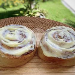 Double Cinnamon Rolls With Cream Cheese Topping