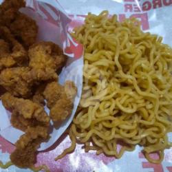 Indomie Dan Kulit / Usus Dkriuk