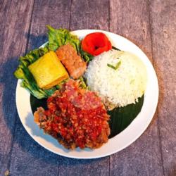 Paket  Ayam Geprek Tahu Tempe Gratis Minum