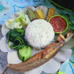 Nasi Tempong Lele Goreng