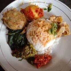 Nasi  Prekedel   Telur   Sayur