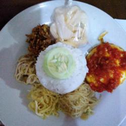 Nasi Uduk   Balado Telur