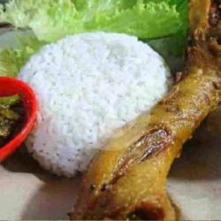 Penyet Kepala Ayam Kampung Nasi