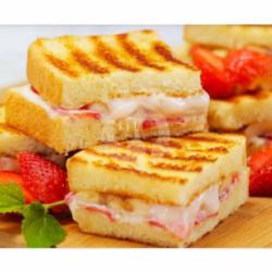 Roti Bakar Vanilla   Selai Strawbery