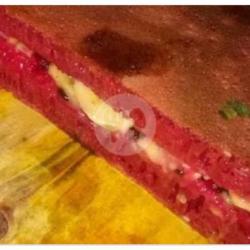 Martabak Red Velvet Kismis Pisang