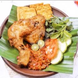 Ayam Lalapan Nasi Uduk