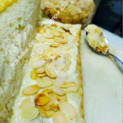 Roti Bakar Vanilla Almond