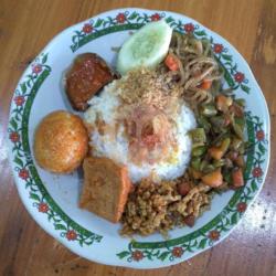 Nasi Campur Telur Bali