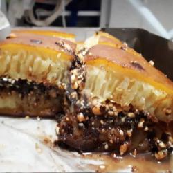 Martabak Kacang Coklat